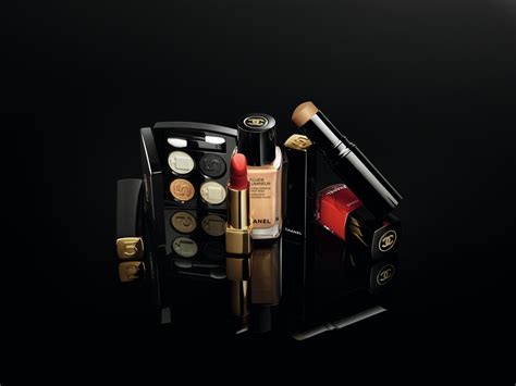 Chanel makeup: i prodotti e il tutorial per il trucco per .